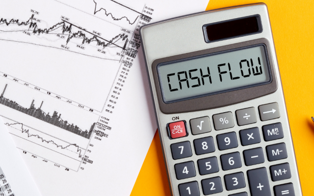 Weekly Cash Flow Checks: Stay Ahead of Surprises