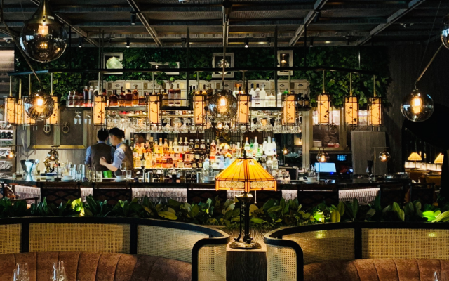 Government calls time on red tape for pubs, clubs, and restaurants  